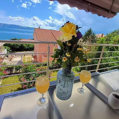 Lighthouse Apartman *